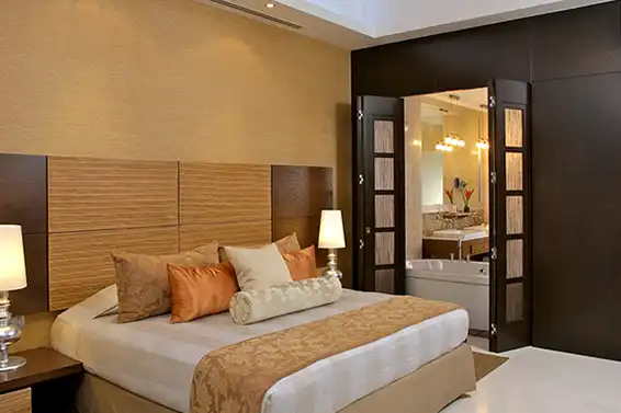 Grand Luxxe Master Room